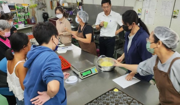 LINE_ALBUM_113年度鳳梨酥DIY工作坊_241212_10.jpg