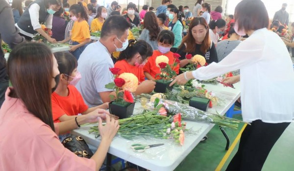臺中市海區新住民學習中心(三光國小)113年幸福三光花藝情