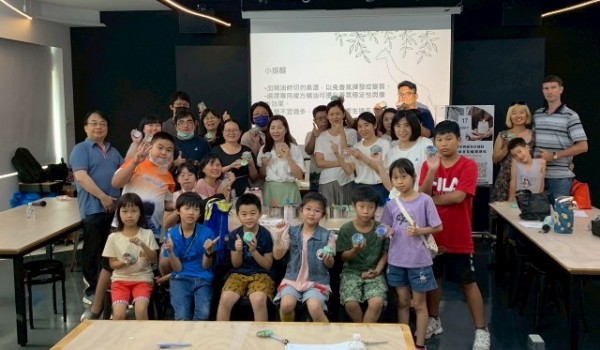 114年度臺中市立大道國民中學新住民學習中心--子計畫4-6：親職及及子職教育-學華語親子共學手作課程(弘光科大)