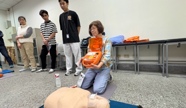 LINE_ALBUM_2025315學華語做CPR+AED_250327_26.jpg