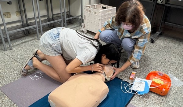 LINE_ALBUM_2025315學華語做CPR+AED_250327_51.jpg