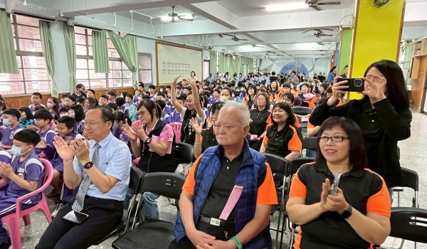 LINE_ALBUM_115慶祝母親節暨志工表揚_260430_84.jpg