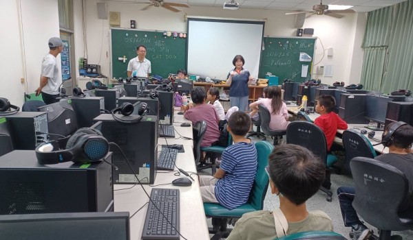 115年度屯區新住民中心@太平坪林國小 :資訊加油站－AI時代的數位網路行銷