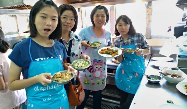 臺中市屯區新住民中心(東平國小)107年度多元培力：異國風味美食學習成果10/20