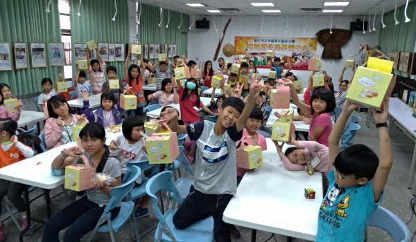 屯區新住民學習中心(東平國小)108年度多元培力課程：我愛媽媽--母親節蛋糕裝飾課程