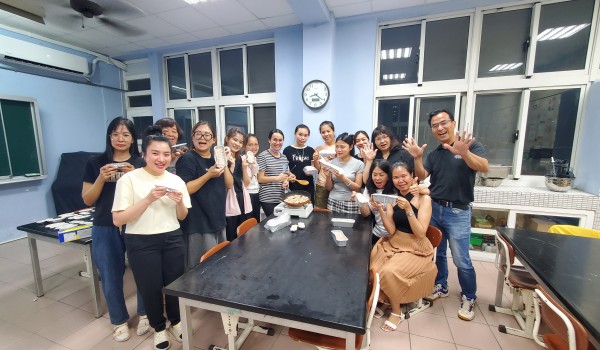 臺中市114年海區新住民學習中心(德化國小)芋頭料理及傳統美食製作