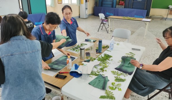 LINE_ALBUM_1140731蝶谷巴特及1141022精油手工皂製作工作坊_251204_2.jpg